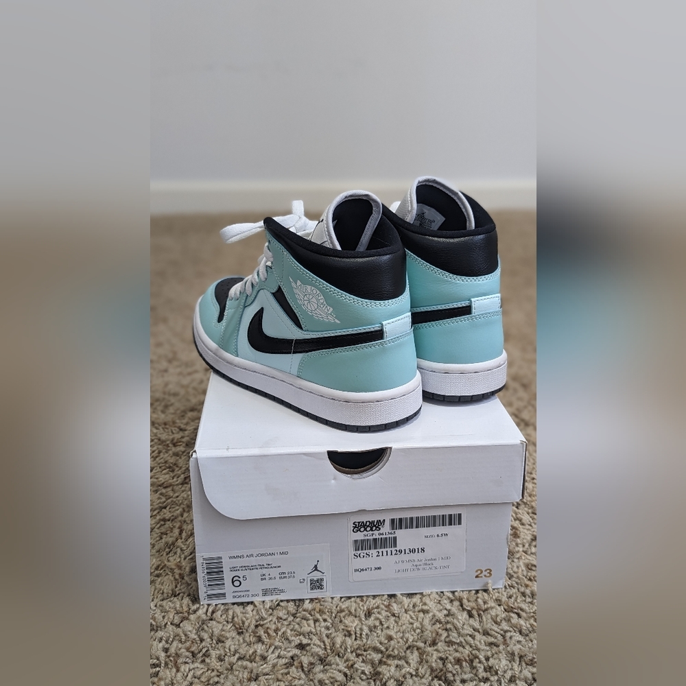 Air Jordan 1